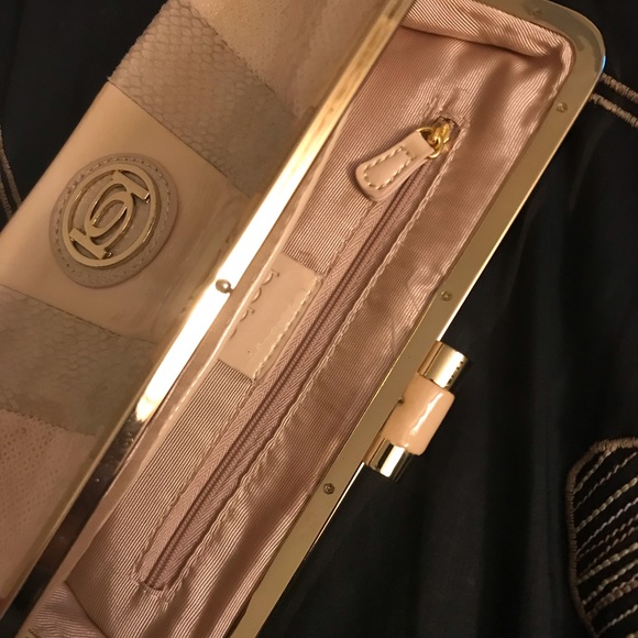 Bebe Clutch - Picture 4 of 7